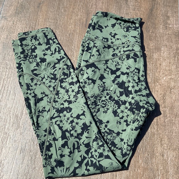 lululemon athletica Pants - Lululemon Green and Black Flower print legging
